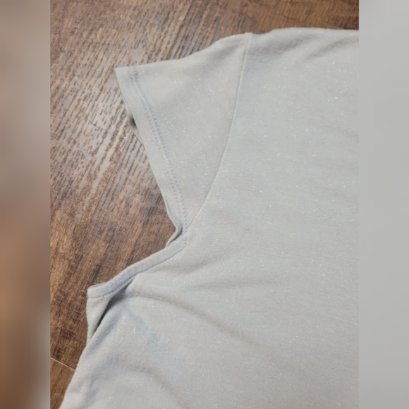 FREE W BUNDLE Kische glitter high low t-shirt - Picture 2 of 8